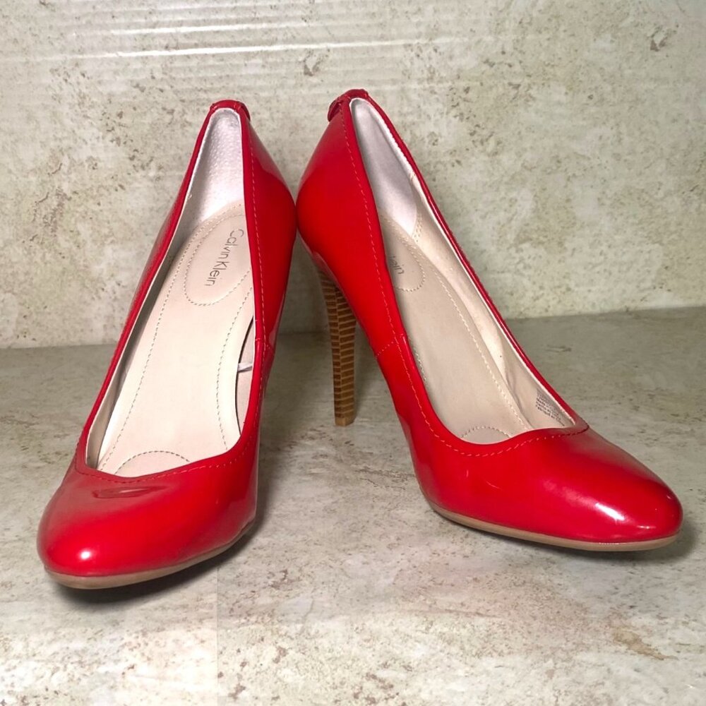 Calvin Klein Red Patent WHINNIE Pumps‎ Size 8 High Heels Elegant Celebration